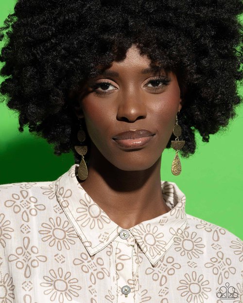 Artisanal Allure - Brass - Paparazzi Earring Image
