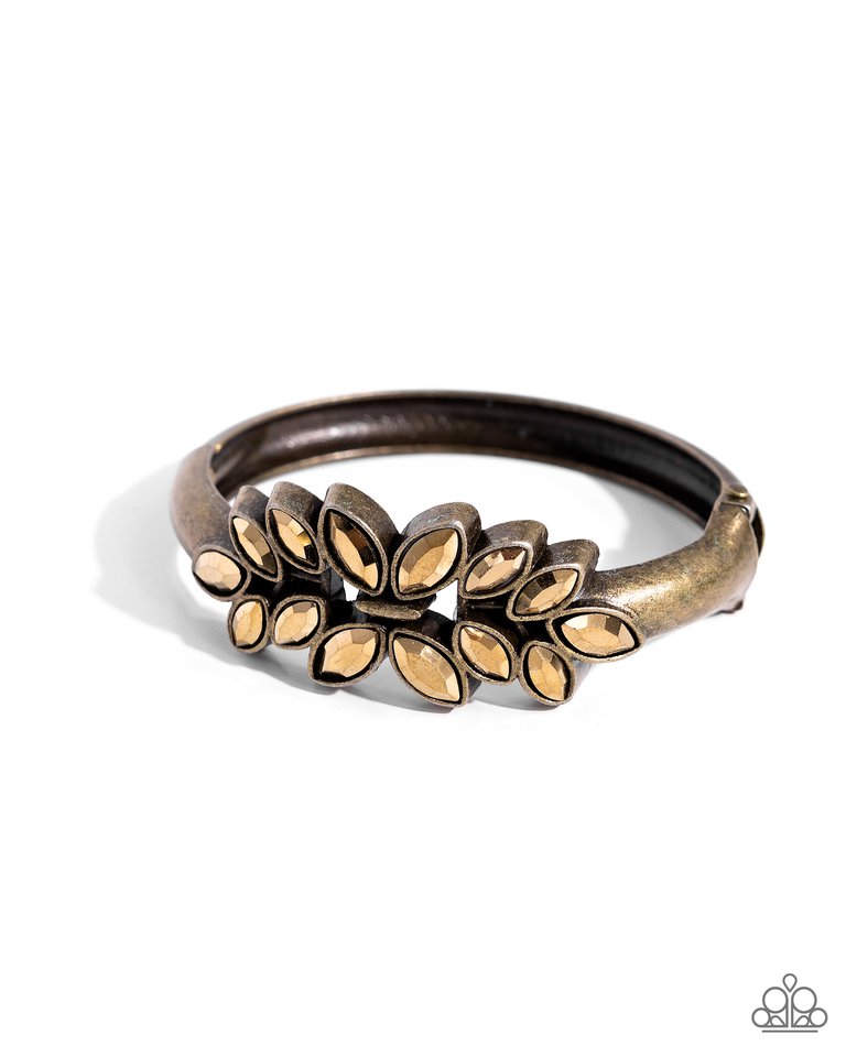 Glamorously Garnished - Brass - Paparazzi Bracelet Image