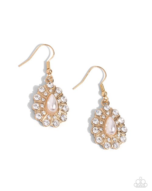 Extroverted Elegance - Gold - Paparazzi Earring Image