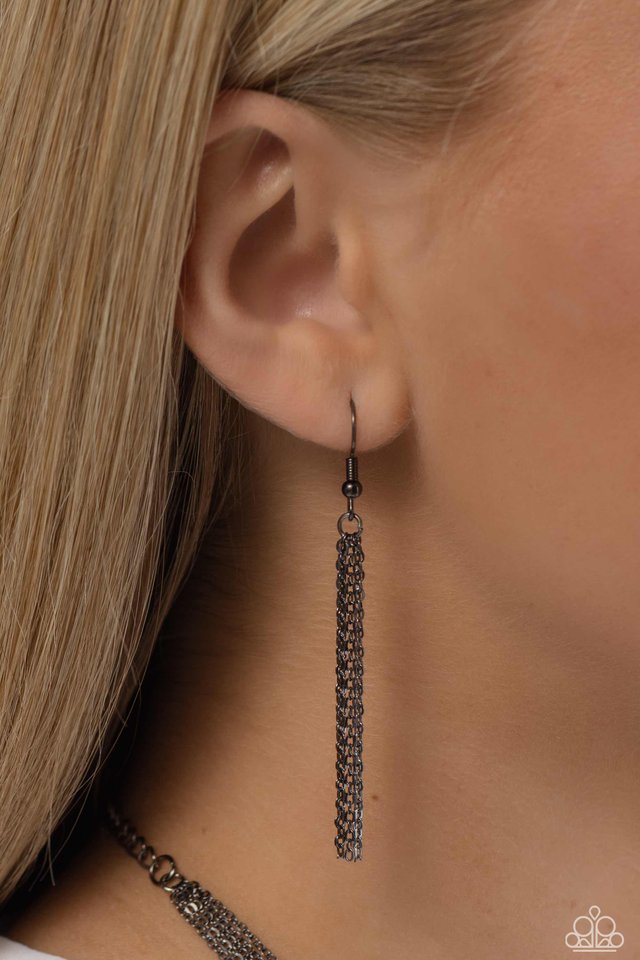 Dynamic Default - Black - Paparazzi Necklace Image