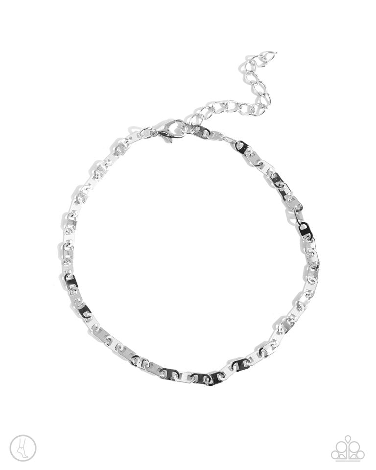 Linked Legacy - Silver - Paparazzi Bracelet Image