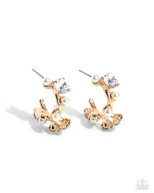 Dazzling Daydream - Gold - Paparazzi Earring Image
