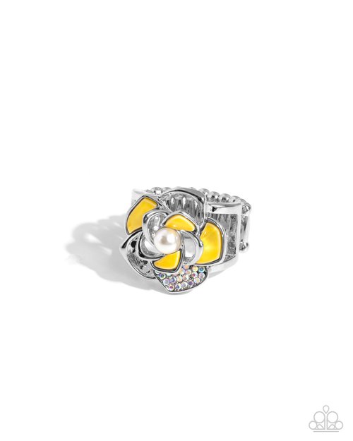 Mademoi-SHELL - Yellow - Paparazzi Ring Image