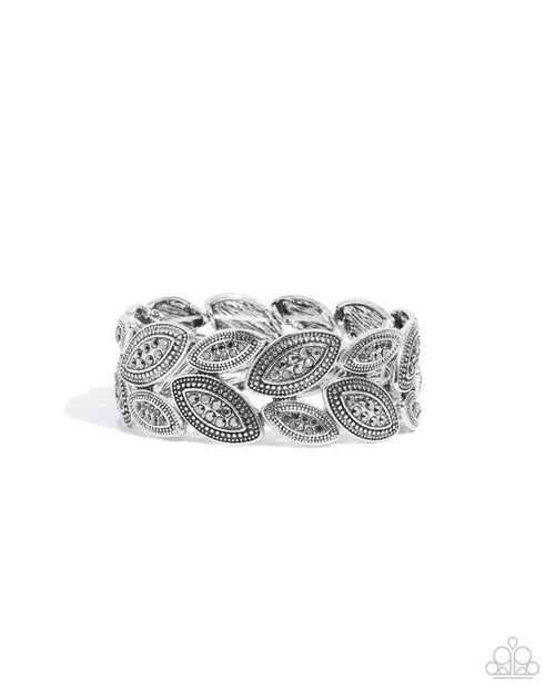 Riding the Clutch - Silver - Paparazzi Bracelet Image