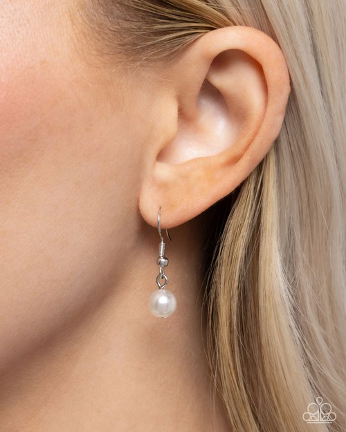 Fresh Facets - White - Paparazzi Necklace Image