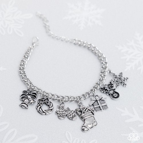 Christmas Classics - Paparazzi Bracelet Image