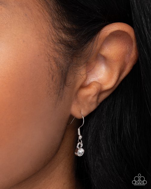 Helmet Headline - Paparazzi Necklace Image