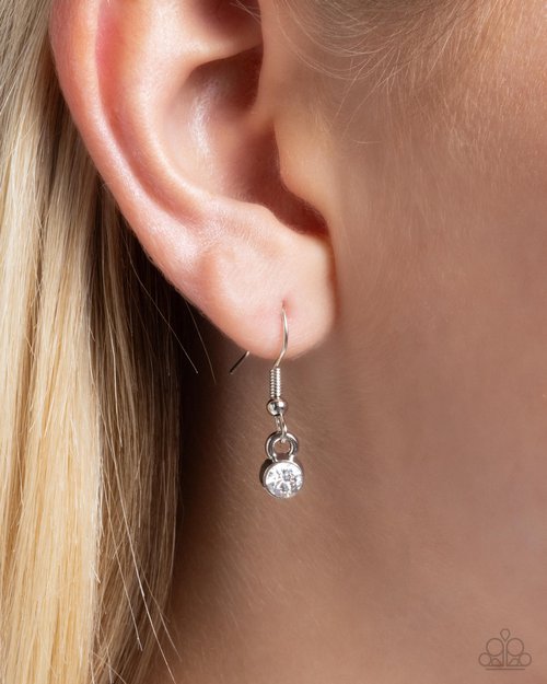 Fancy Finish - Purple - Paparazzi Necklace Image