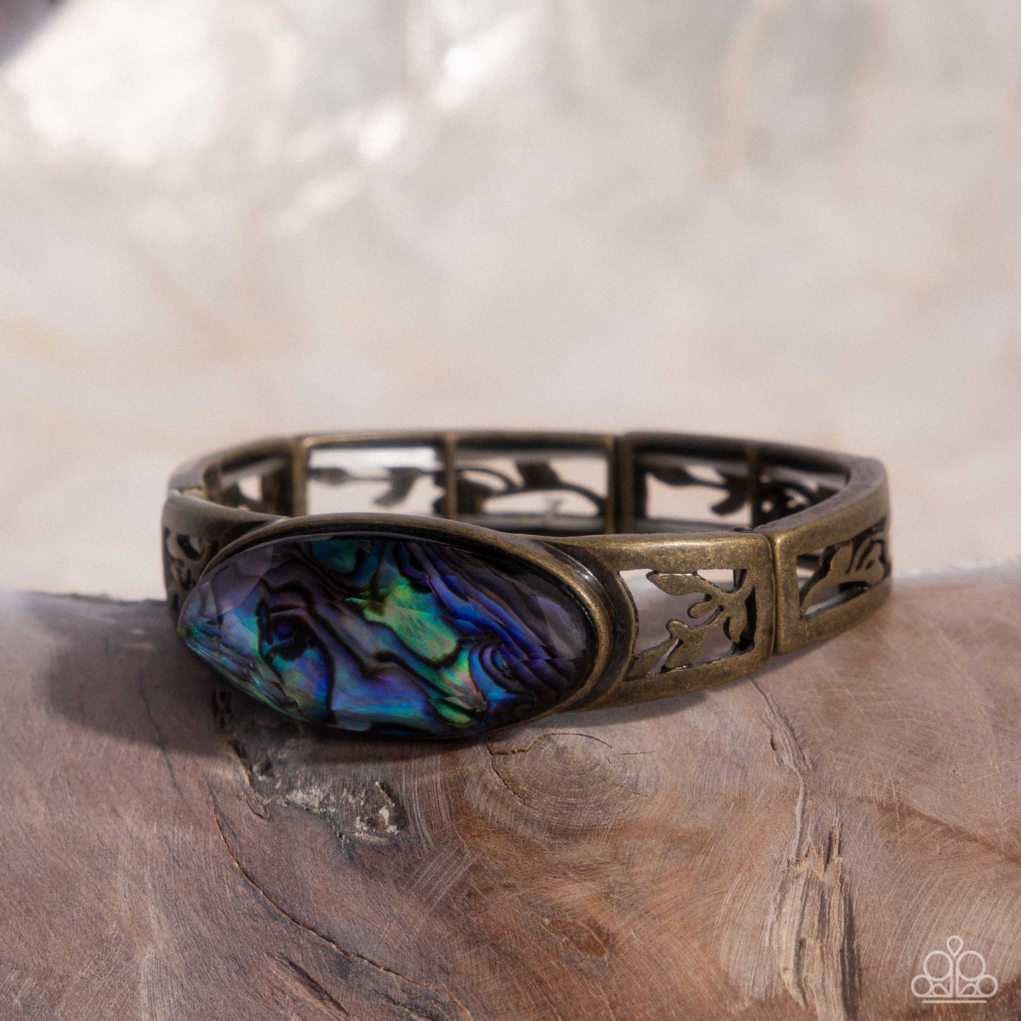 Spliced Santa Fe - Brass - Paparazzi Bracelet Image