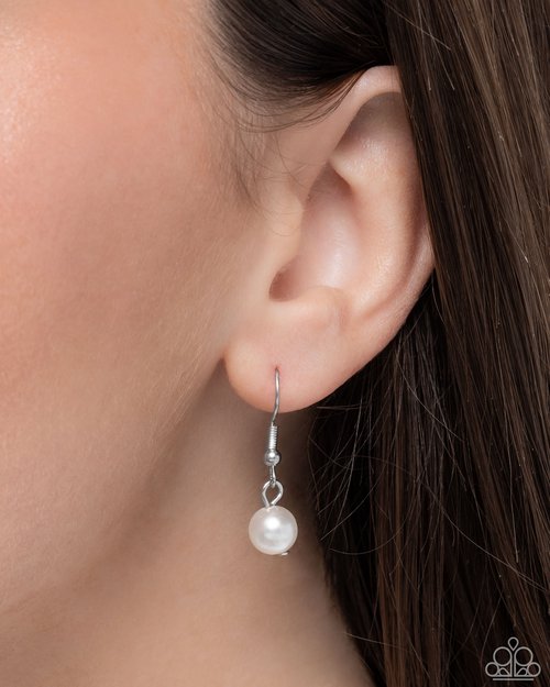 Delicate Debutante - Paparazzi Necklace Image