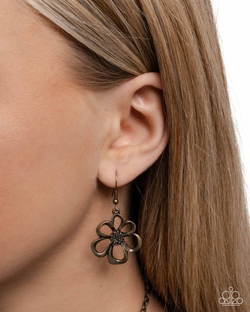 Beau Bouquet - Paparazzi Necklace Image