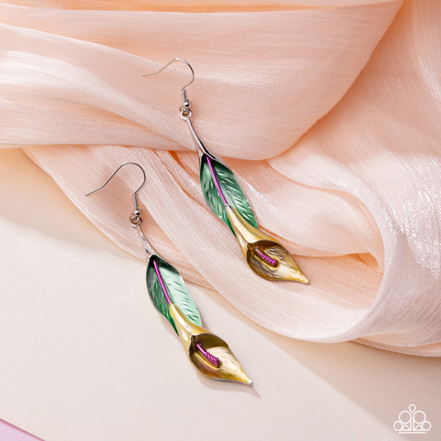 Tulip Tutor - Paparazzi Earring Image