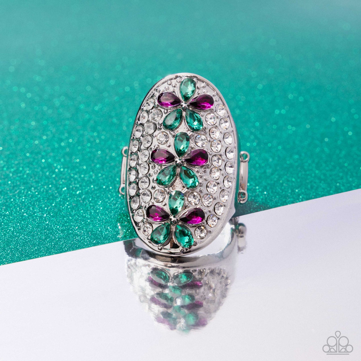 Linear Lush - Green - Paparazzi Ring Image