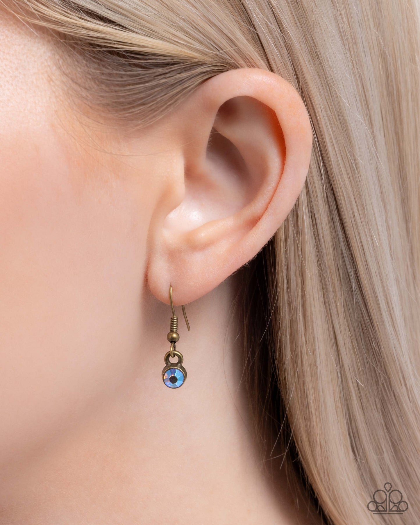 Teardrop Timeline - Brass - Paparazzi Necklace Image