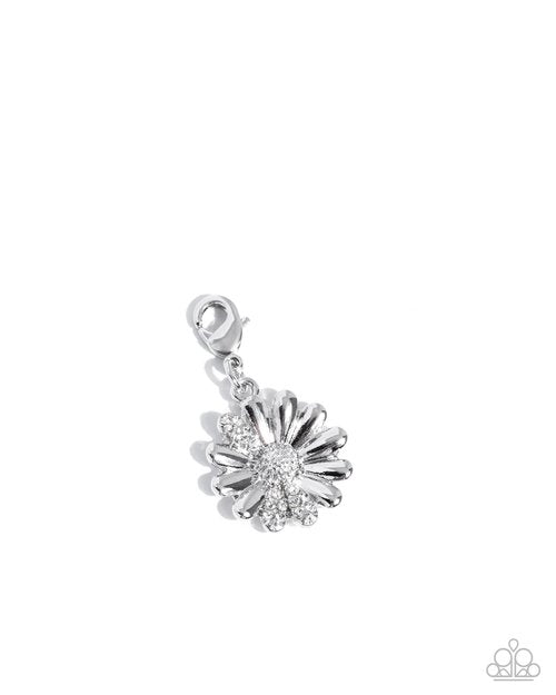 Matriarch Moment - Paparazzi Bracelet Image