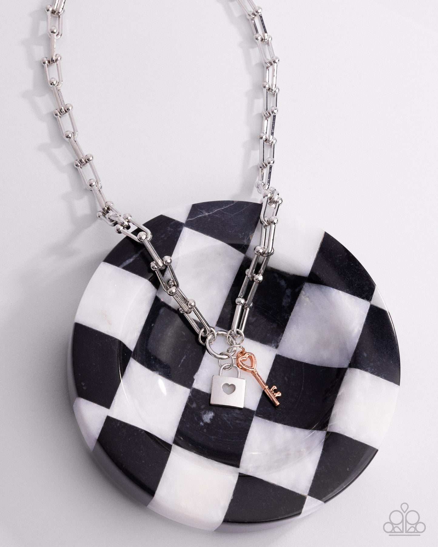 Pep LOCK - Paparazzi Necklace Image