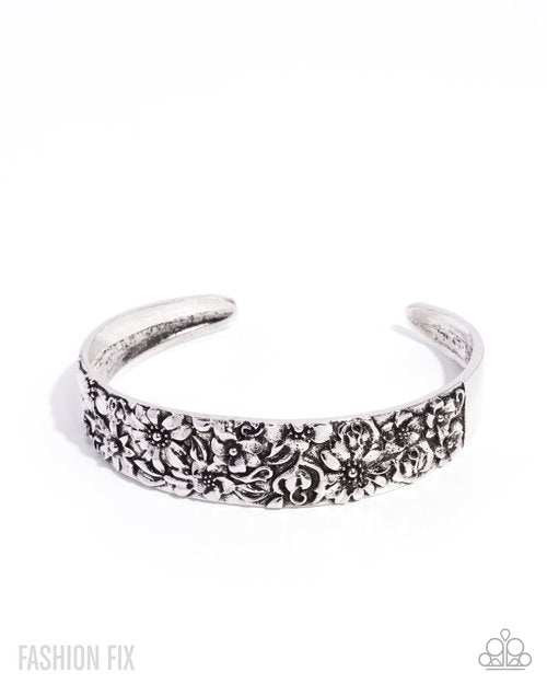 Abundantly Antiqued - Paparazzi Bracelet Image