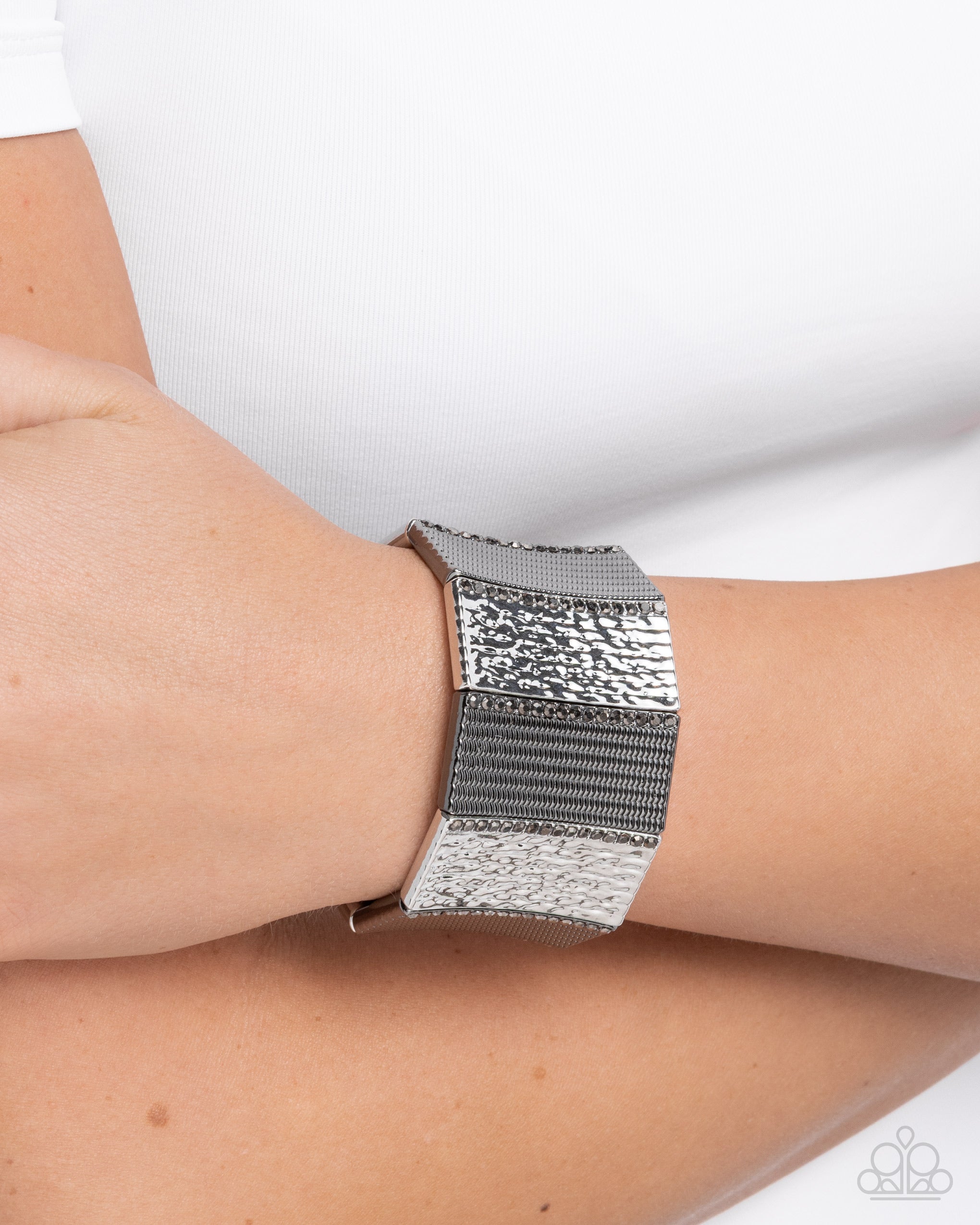 Paparazzi Bracelet ~ Textured Title - Silver – Paparazzi Jewelry