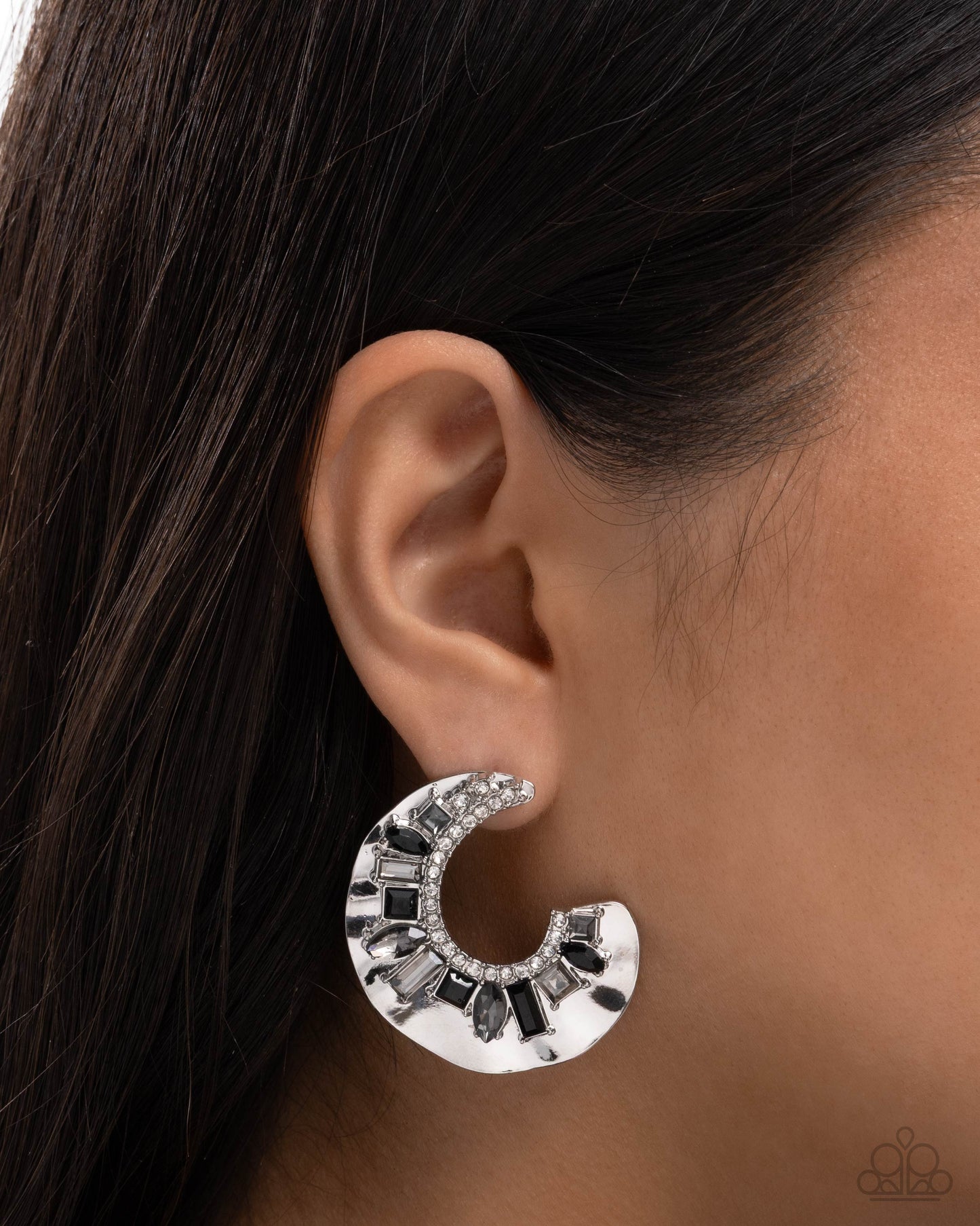 Crimped Color - Black - Paparazzi Earring Image