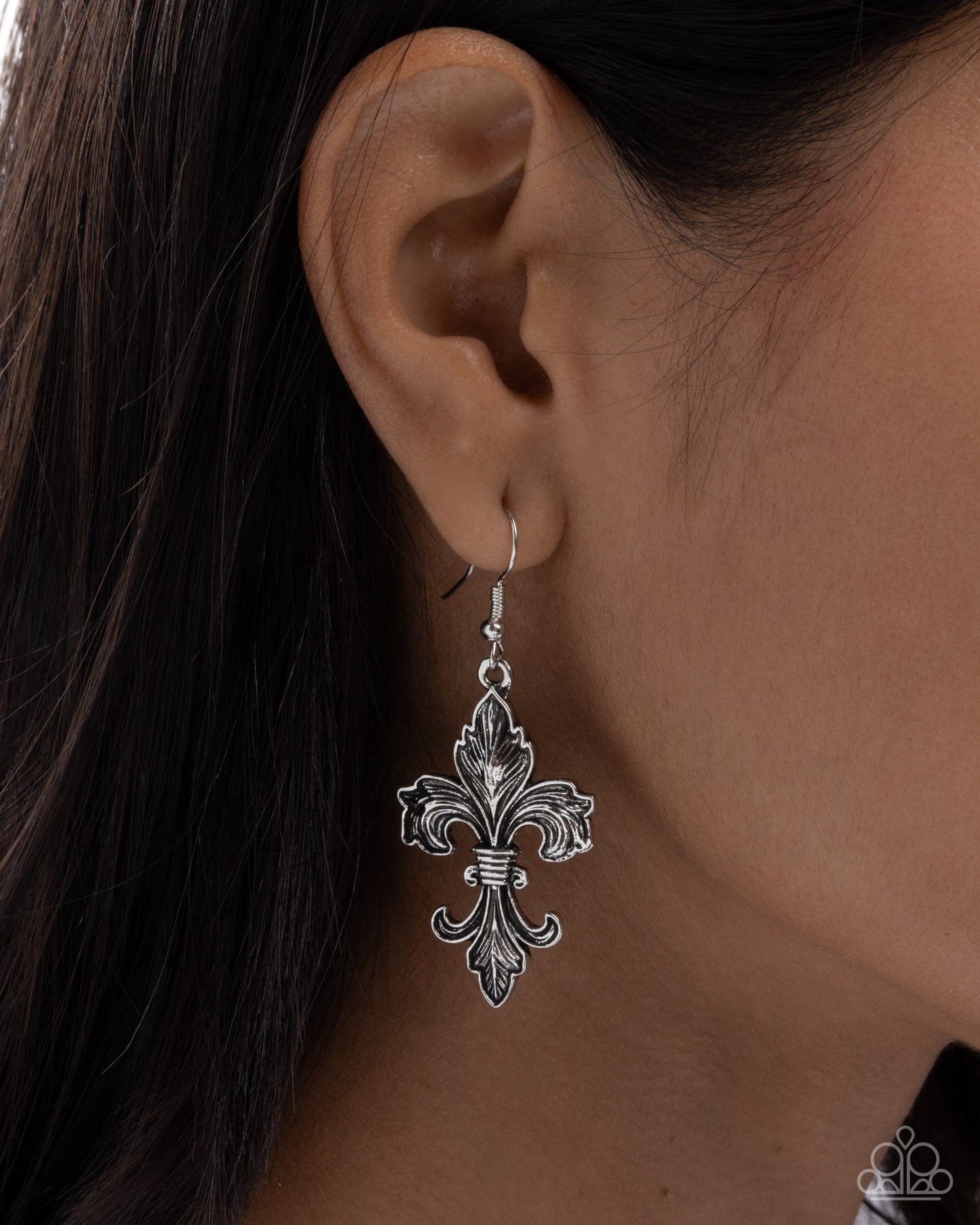 Fancy Fleur-De-Lis - Paparazzi Earring Image