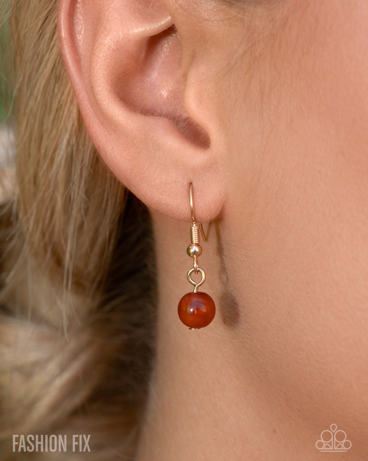 Sleek Shift - Gold - Paparazzi Necklace Image