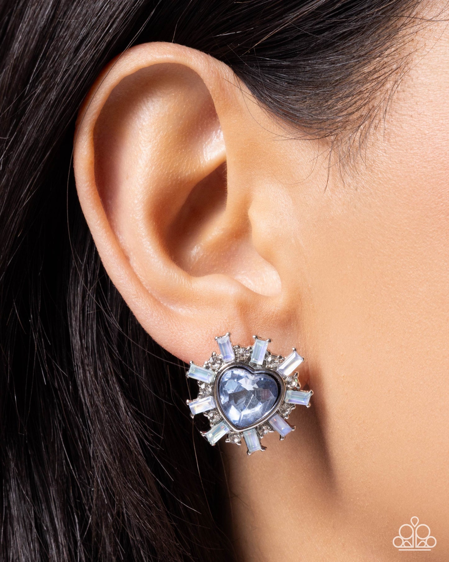 Flirty Feature - Paparazzi Earring Image
