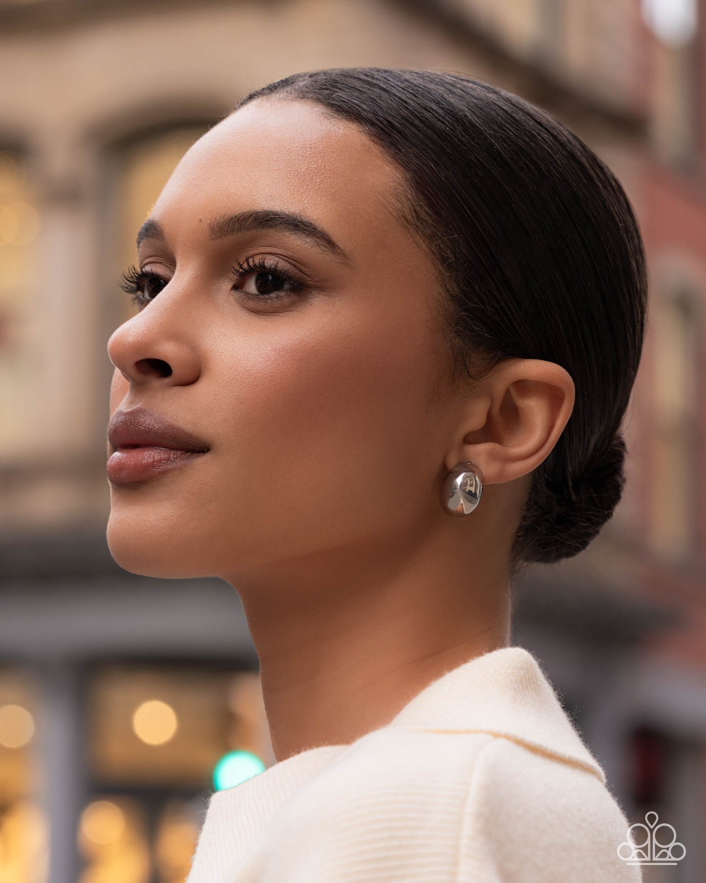 Sleek Silhouette - Paparazzi Earring Image