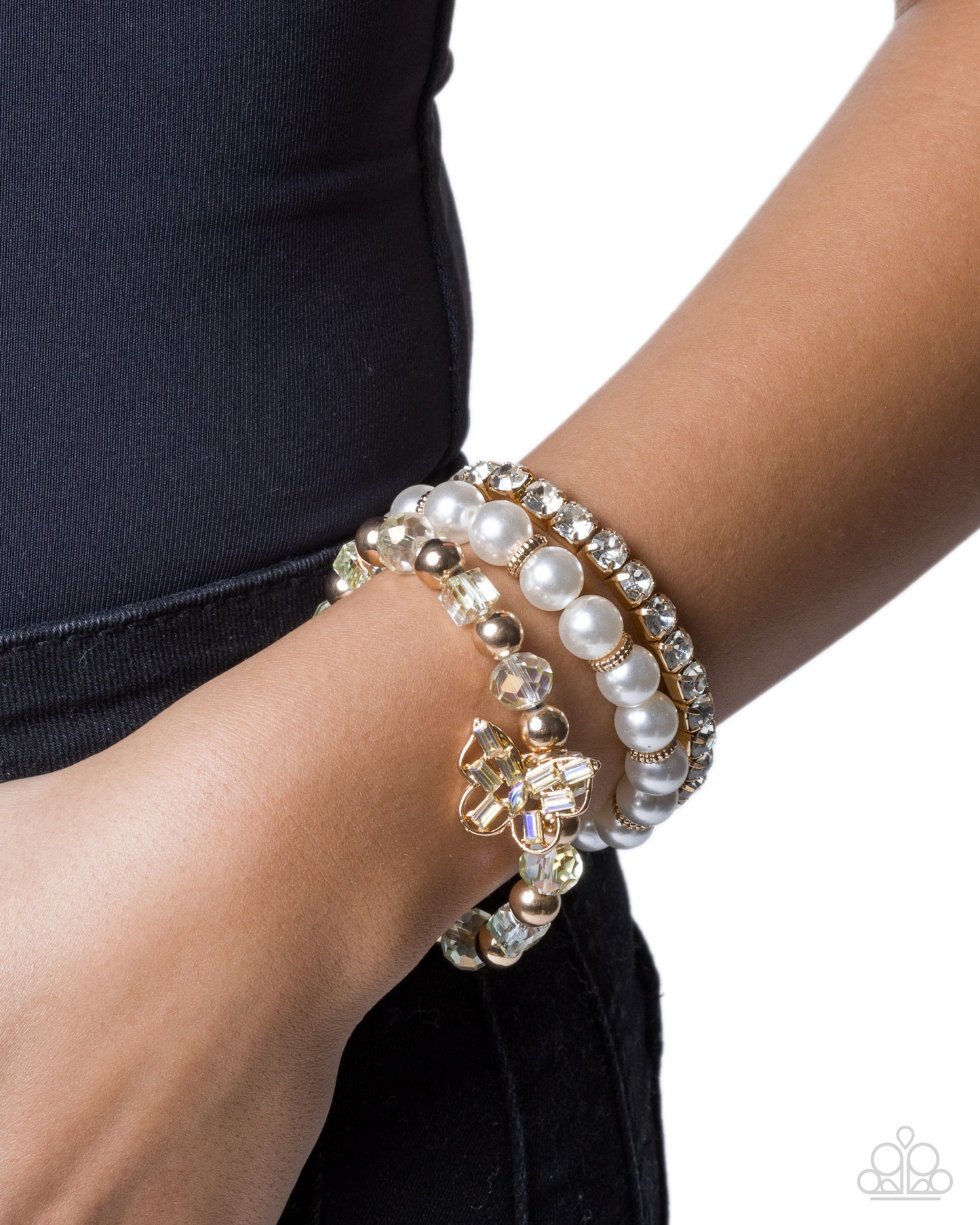 Keep Getting Butterflies - Paparazzi Bracelet Image