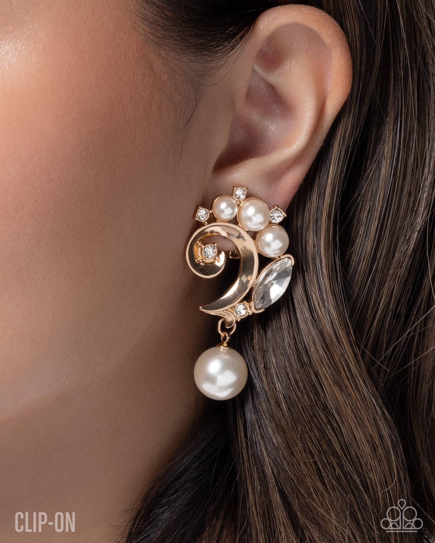 Polished Pact - Paparazzi Earring Image