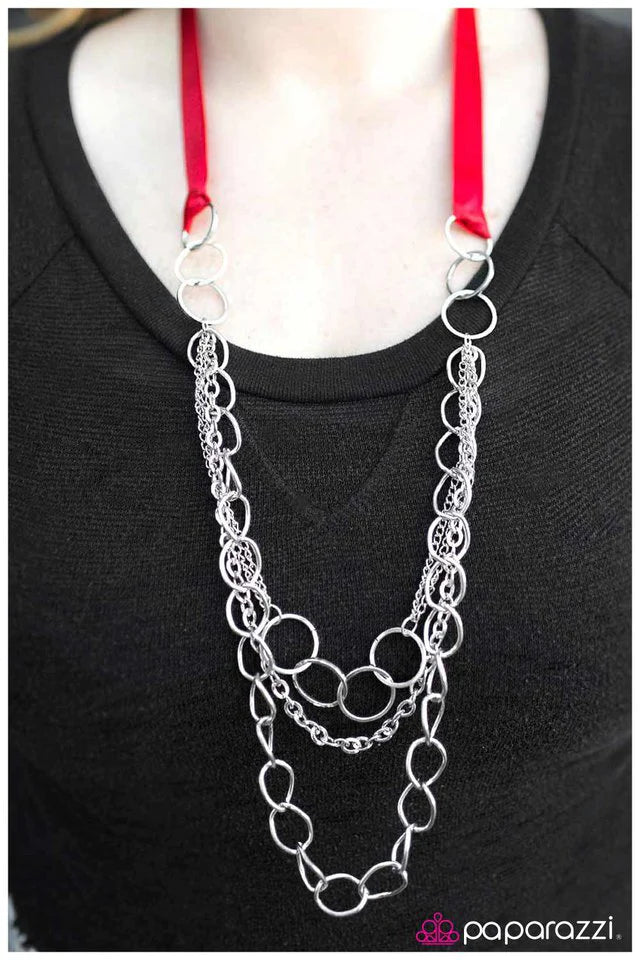 Collar Paparazzi ~ KNOT So Lady Like - Rojo