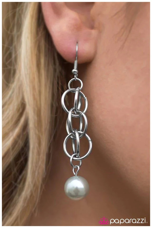 Paparazzi Earring ~ Splendidly Splendid - Green