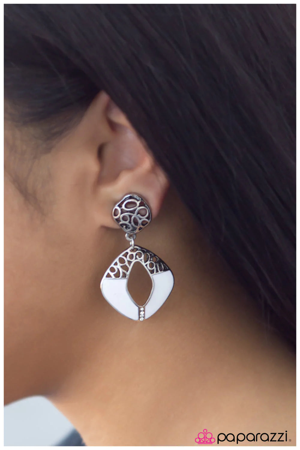 Paparazzi Earring ~ My Masterpiece - White