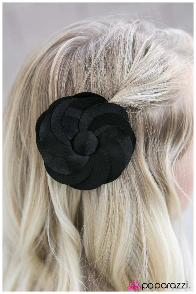 Paparazzi Hair Accessories ~ Damsel In Distress - Black