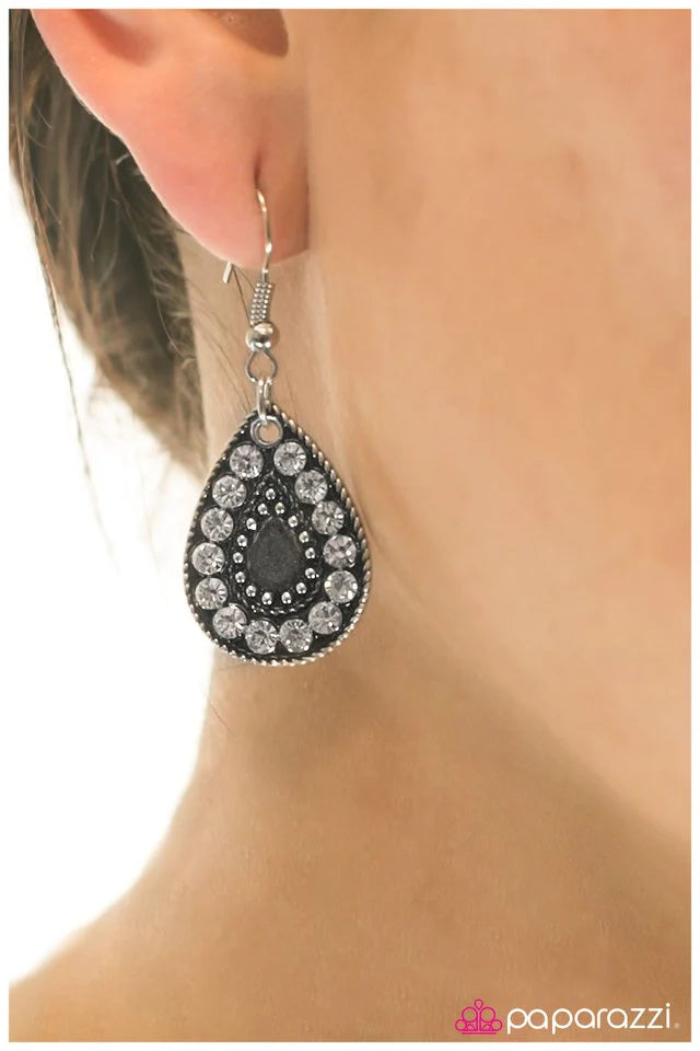 Pendiente Paparazzi ~ Brilla bajo la lluvia - Blanco
