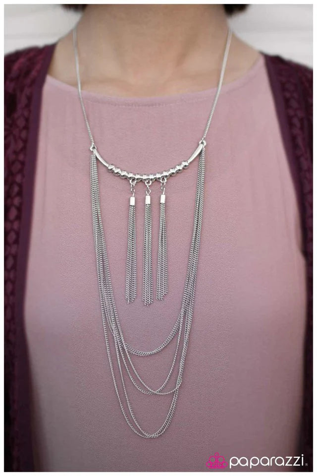 Collar Paparazzi ~ El Elitista - Plata