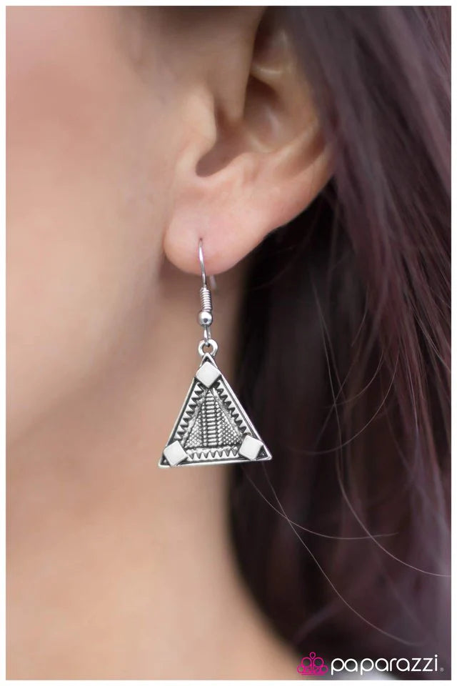 Paparazzi Earring ~ Nights Over Egypt - White