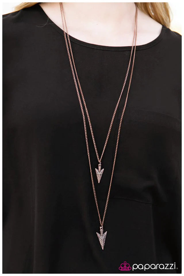 Collar Paparazzi ~ Con estilo para LANZAR - Cobre