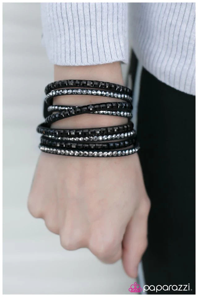Pulsera Paparazzi ~ Girl Squad - Negra