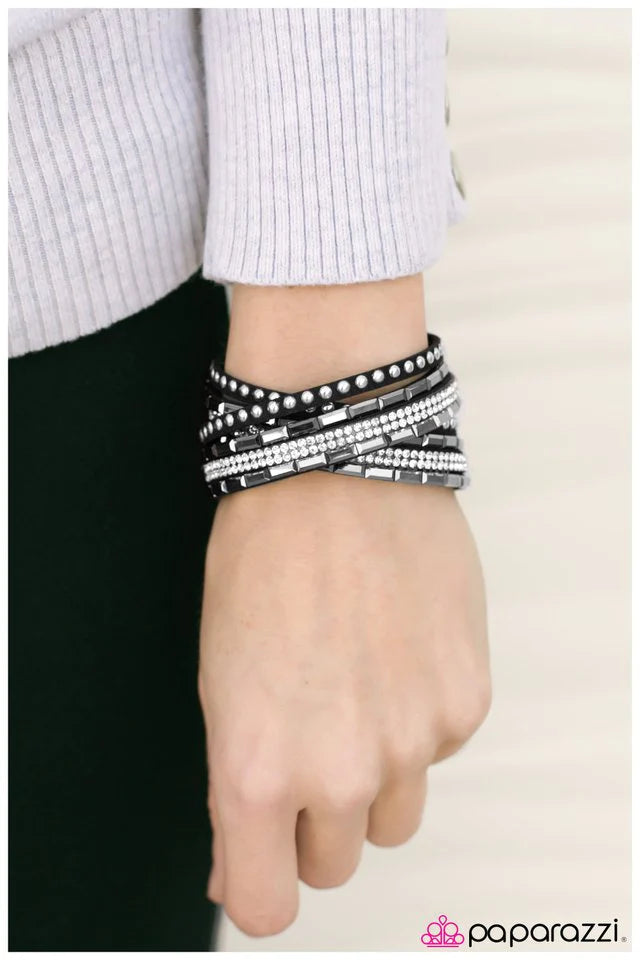 Pulsera Paparazzi ~ Equipo universitario - Negro