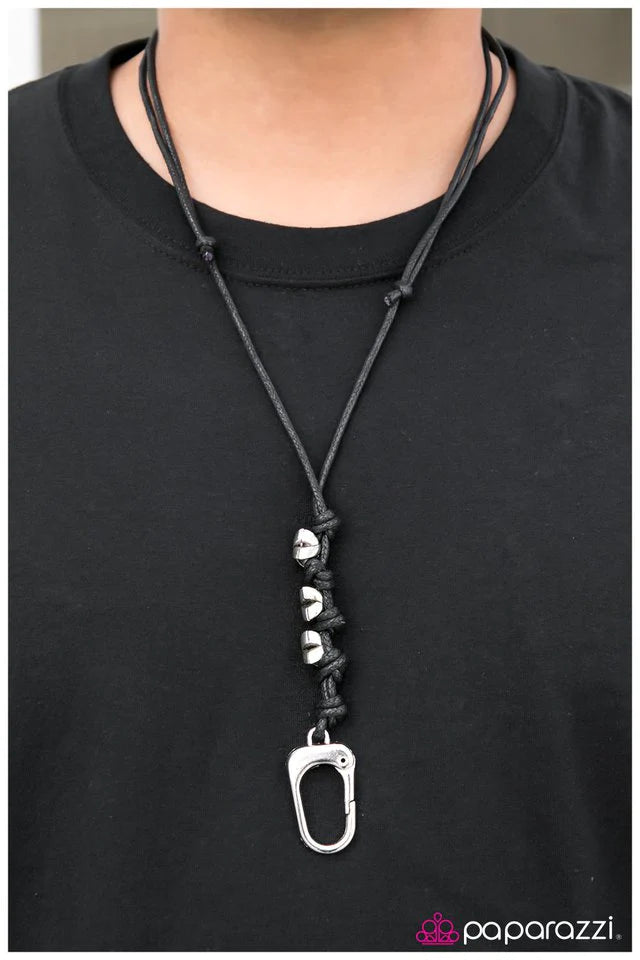 Collar Paparazzi ~ Man Up - Negro