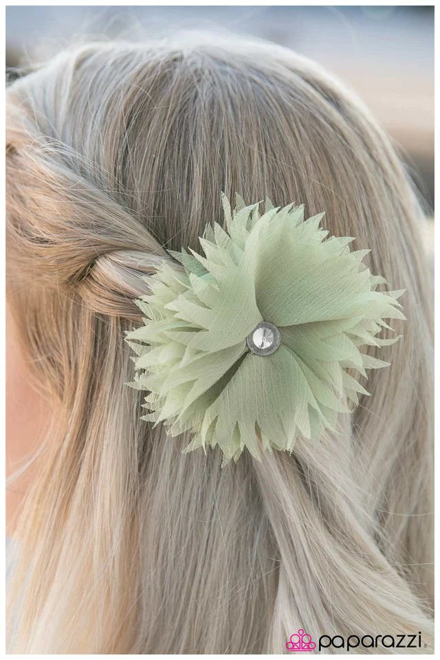 Paparazzi Hair Accessories ~ I Wanna Be Serrated - Green