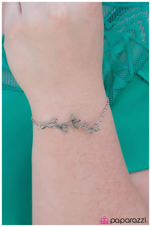 Pulsera Paparazzi ~ ¡Timber! - Plata