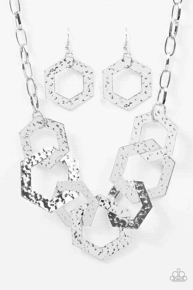 Collar Paparazzi ~ El factor HEX - Plata