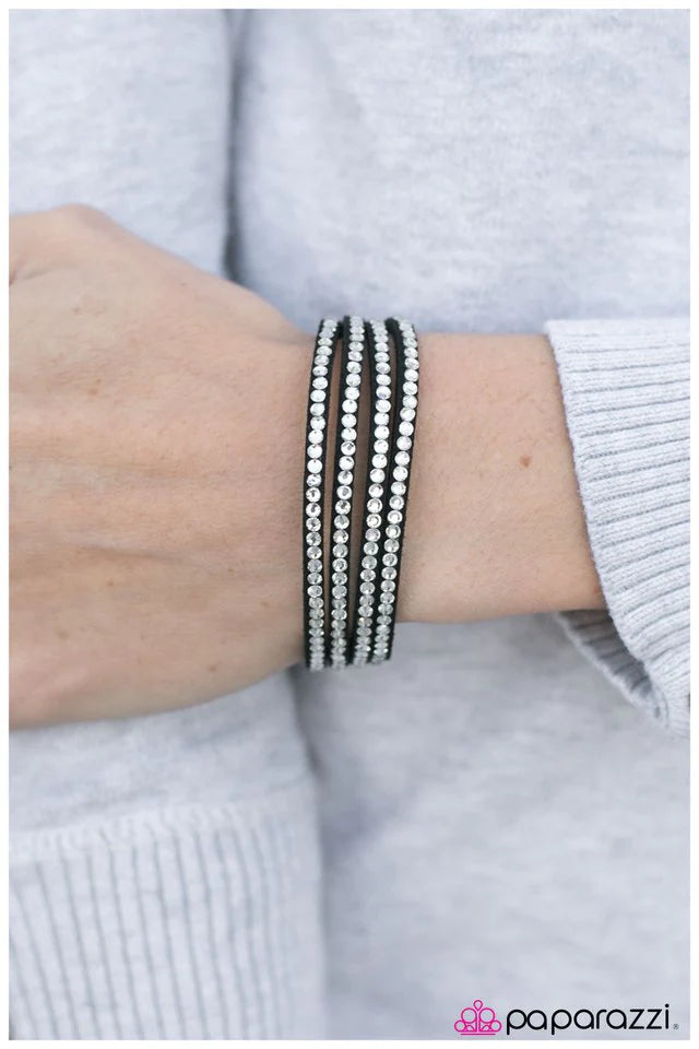 Paparazzi Bracelet ~ Killer Queen - Black