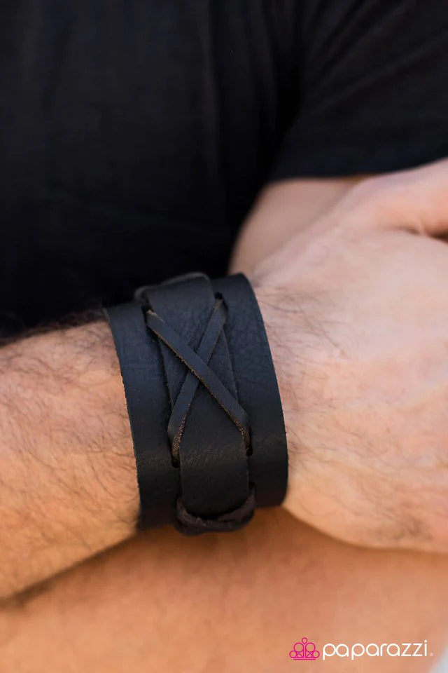 Pulsera Paparazzi ~ Strike Out - Negra