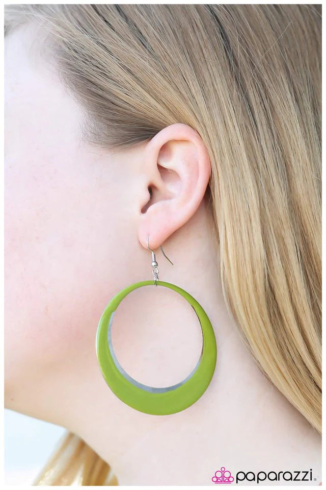 Paparazzi Earring ~ Fly Me To The Moon - Green