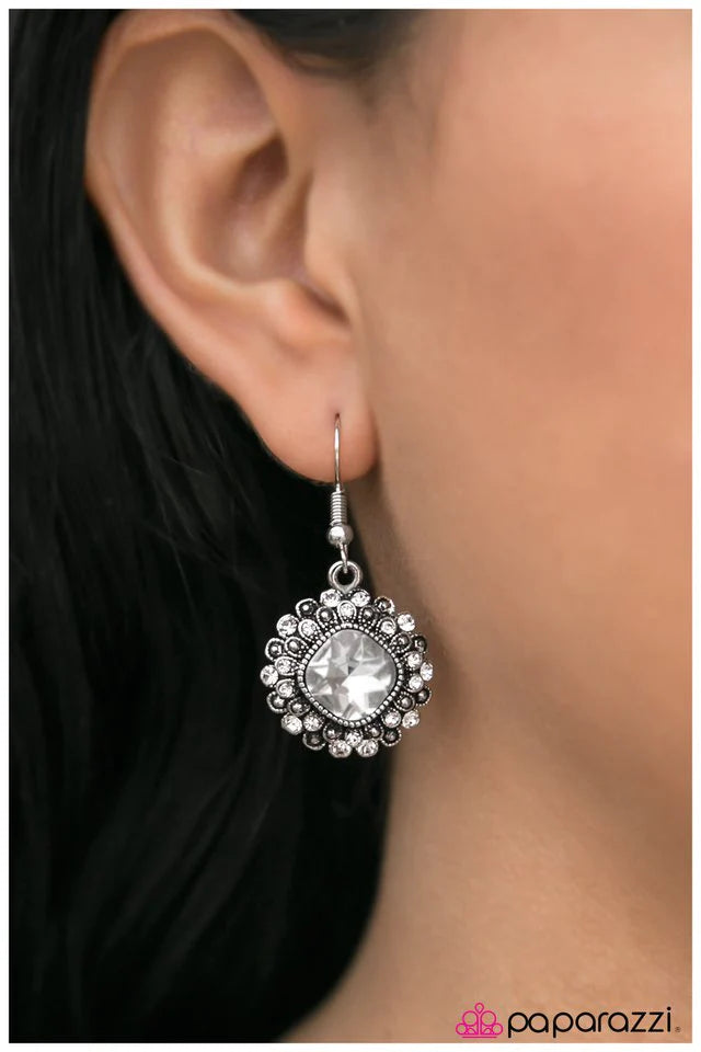 Paparazzi Earring ~ Victory Garden - White