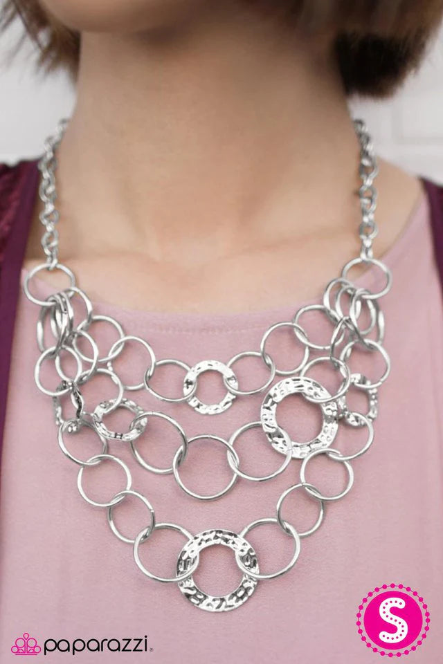 Collar Paparazzi ~ Sonido envolvente - Plata