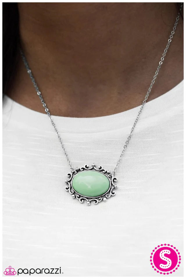 Collar Paparazzi ~ The Royal Opera - Verde