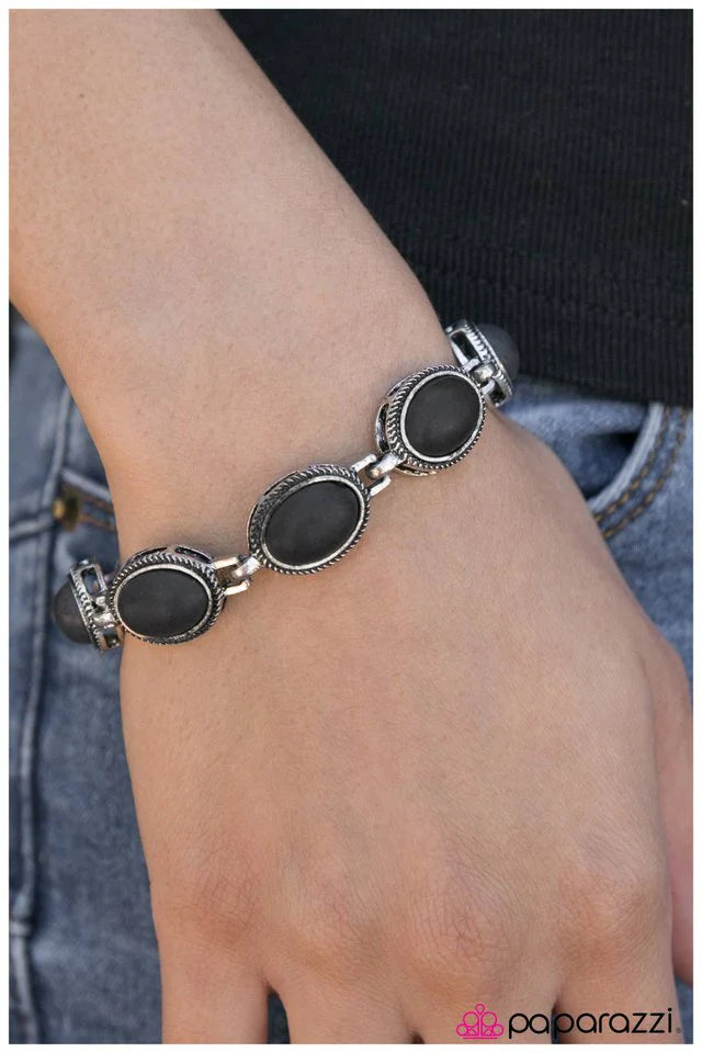 Paparazzi Bracelet ~ The Cowgirl Way - Black